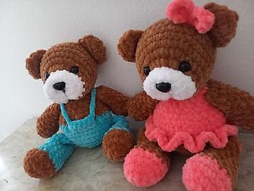 Ručno pleteni plišani medvedići – par - Materijal: mekana, plišana na lalafo.rs — 2 Ručno pleteni plišani medvedići – par - Materijal: mekana, plišana — 2