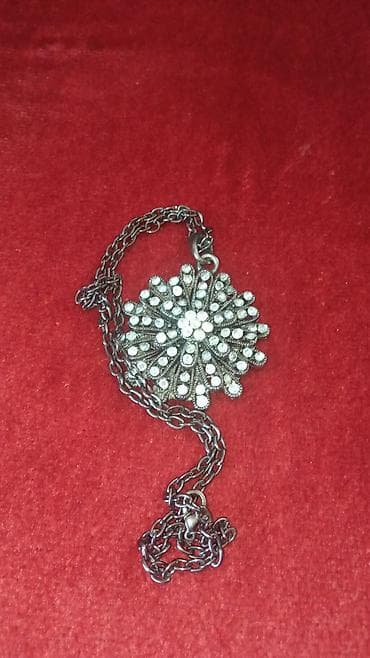 Necklaces: Veliki starinski lanac sa priveskom i kamenjem at lalafo.rs — 2 Necklaces: Veliki starinski lanac sa priveskom i kamenjem — 2