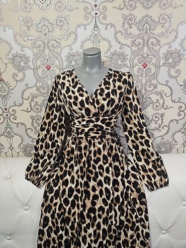Dužina do kolena. Novo!!! Leopard haljina sa preklopom i dugim na lalafo.rs Dužina do kolena. Novo!!! Leopard haljina sa preklopom i dugim