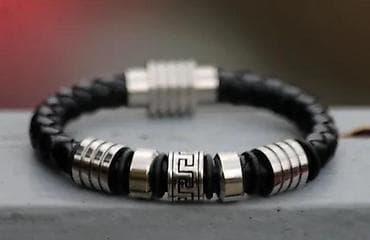 Muška magne narukvica prava koža VERSACE uzorak nerđajuće. Versace na lalafo.rs — 1 Muška magne narukvica prava koža VERSACE uzorak nerđajuće. Versace — 1