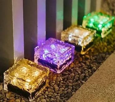 Baštenska rasveta: LED solarne kocka lampe u dve dimenzije Dodajte savršen noćni na lalafo.rs — 1 Baštenska rasveta: LED solarne kocka lampe u dve dimenzije Dodajte savršen noćni — 1