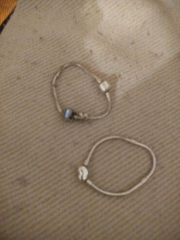 Narukvica sa priveskom, Pandora, Materijal: Srebro na lalafo.rs Narukvica sa priveskom, Pandora, Materijal: Srebro