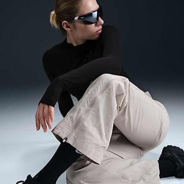 Nike Sportswear Collection Women's Mid-Rise Repel Zip Trousers vel.XS na lalafo.rs — 4 Nike Sportswear Collection Women's Mid-Rise Repel Zip Trousers vel.XS — 4