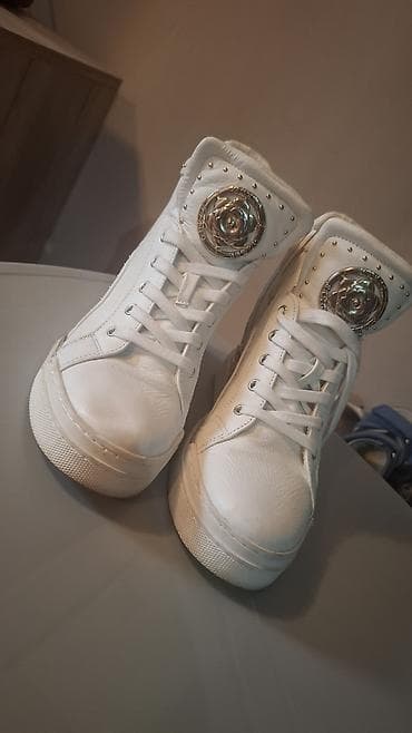 GUESS ženske patike sa skrivenom potpeticom - Model: visoke patike sa na lalafo.rs — 2 GUESS ženske patike sa skrivenom potpeticom - Model: visoke patike sa — 2