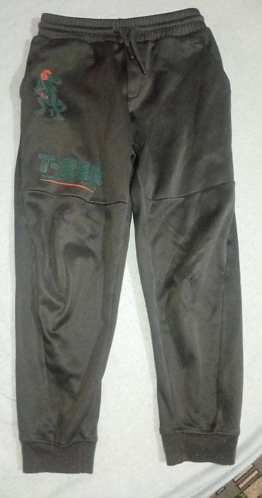 Paket dečijih pantalona (vise komada): 1) Farmerke – klasičan plavi na lalafo.rs — 2 Paket dečijih pantalona (vise komada): 1) Farmerke – klasičan plavi — 2