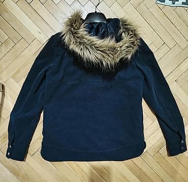 Ženska jakna Stradivarius tipa djubretarac sa kapuljačom i krznom - na lalafo.rs — 3 Ženska jakna Stradivarius tipa djubretarac sa kapuljačom i krznom - — 3