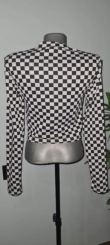 kom sa etiketom: FB Sister New Yorker vel.M nova bez etikete at lalafo.rs — 3 kom sa etiketom: FB Sister New Yorker vel.M nova bez etikete — 3