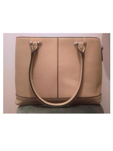 Roze veca torba, kao nova, bez ostecenja! Dimenzije 34x25cm. Moze at lalafo.rs — 1 Roze veca torba, kao nova, bez ostecenja! Dimenzije 34x25cm. Moze — 1