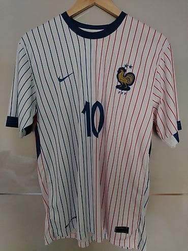 Dres Francuske fudbalske reprezentacije – Nike - XL veličina - Model na lalafo.rs Dres Francuske fudbalske reprezentacije – Nike - XL veličina - Model