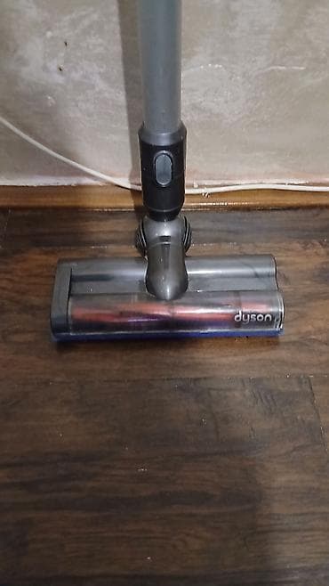 Dyson bežični štapni usisivač (serija V6/V7 tip dizajna) - Kompaktan na lalafo.rs — 3 Dyson bežični štapni usisivač (serija V6/V7 tip dizajna) - Kompaktan — 3