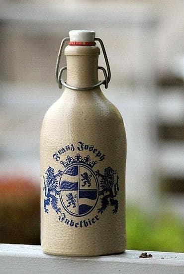 Franz Joseph Jubelbier keramička boca. Jubilarna keramička boca za at lalafo.rs — 1 Franz Joseph Jubelbier keramička boca. Jubilarna keramička boca za — 1