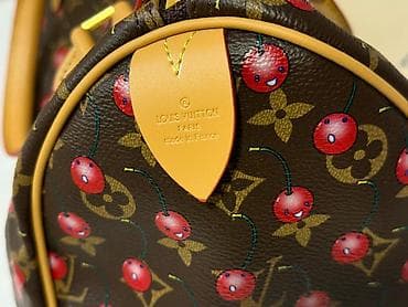 Louis Vuitton torba – monogram platno sa printom trešanja - Model na lalafo.rs — 6 Louis Vuitton torba – monogram platno sa printom trešanja - Model — 6