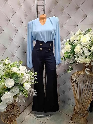 Elegantna ženska kombinacija: svetloplavi bodi i tamnoplave pantalone na lalafo.rs — 5 Elegantna ženska kombinacija: svetloplavi bodi i tamnoplave pantalone — 5