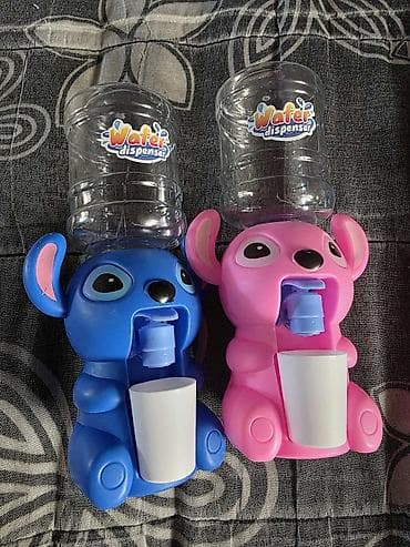 Mini dispenzer za vodu za decu – u obliku simpatičnog lika, u plavoj i na lalafo.rs — 1 Mini dispenzer za vodu za decu – u obliku simpatičnog lika, u plavoj i — 1