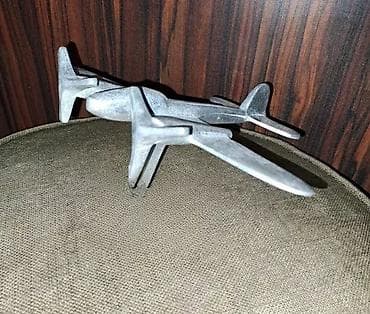 Antiques: Retro, stoni, mesingani avion u dobrom stanju. Visina 11,5cm sirina at lalafo.rs — 4 Antiques: Retro, stoni, mesingani avion u dobrom stanju. Visina 11,5cm sirina — 4