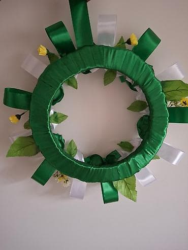 Dekorativni venac od satenskih traka - Ručno izrađen venac u na lalafo.rs — 2 Dekorativni venac od satenskih traka - Ručno izrađen venac u — 2