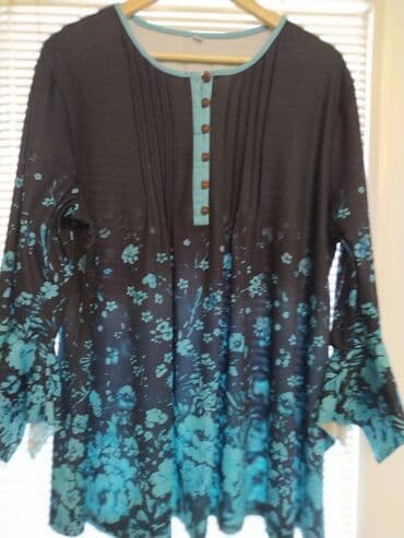 Ženske bluze i tunike velikih brojeva 2XL, 3XL, 4XL. U odličnom na lalafo.rs Ženske bluze i tunike velikih brojeva 2XL, 3XL, 4XL. U odličnom