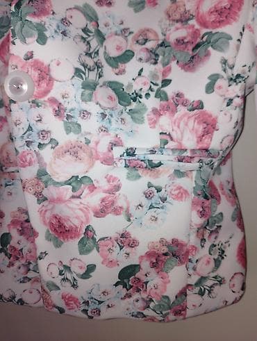 Women's Clothing: Cvetni bejzer u S/M veličini. Sastav: 90% poliester, 10% elastin at lalafo.rs — 4 Women's Clothing: Cvetni bejzer u S/M veličini. Sastav: 90% poliester, 10% elastin — 4