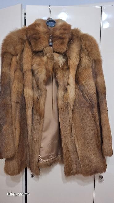 Ženska bunda od prirodnog krzna u toplim smeđe‑zlatnim tonovima sa na lalafo.rs — 3 Ženska bunda od prirodnog krzna u toplim smeđe‑zlatnim tonovima sa — 3