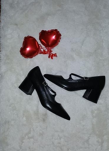 Cipele na stiklu vel.39 jednom nosene
Lora Ferres at lalafo.rs — 2 Cipele na stiklu vel.39 jednom nosene
Lora Ferres — 2