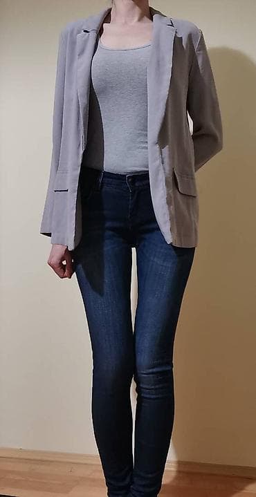 pantalone butiku ali: Primark sivi sako / blejzer vel. XS/S/M. Stanje odlično. Naznačena na lalafo.rs — 2 pantalone butiku ali: Primark sivi sako / blejzer vel. XS/S/M. Stanje odlično. Naznačena — 2