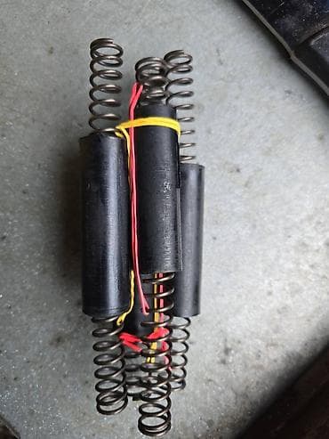 Axes: Opruga za pištolj za svinje Novo kao sa slika. Ima sve na stanju at lalafo.rs — 1 Axes: Opruga za pištolj za svinje Novo kao sa slika. Ima sve na stanju — 1