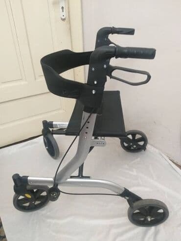 Nemacka aluminijumska hodalica-setalica, sa 4 tocka, marke ROLLATOR na lalafo.rs Nemacka aluminijumska hodalica-setalica, sa 4 tocka, marke ROLLATOR