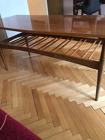 Table legs: Dve drvene stolice i drveni stočić presvučen ultrapasom, nalaze se na at lalafo.rs — 8 Table legs: Dve drvene stolice i drveni stočić presvučen ultrapasom, nalaze se na — 8