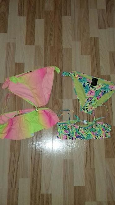 H&M kupaci za devojcicu.
Velicina 170
Oba za 850din at lalafo.rs H&M kupaci za devojcicu.
Velicina 170
Oba za 850din