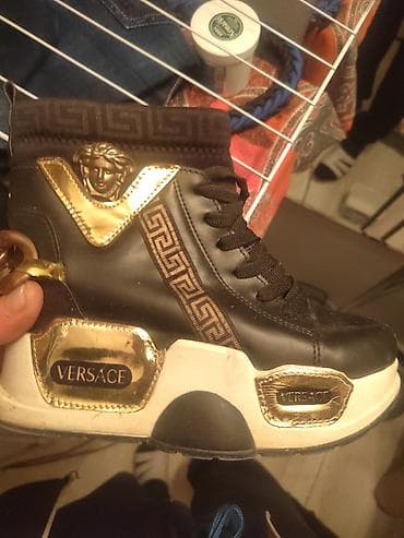 Versace patike – crno‑zlatne high‑top platforme - Model sa povišenim na lalafo.rs — 3 Versace patike – crno‑zlatne high‑top platforme - Model sa povišenim — 3