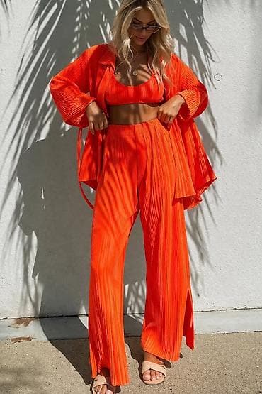 03. L. Plisirani kompleti 3.400 dinara na lalafo.rs 03. L. Plisirani kompleti 3.400 dinara