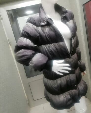 Ženska zimska jakna – puf model do sredine butina - Boja na lalafo.rs Ženska zimska jakna – puf model do sredine butina - Boja