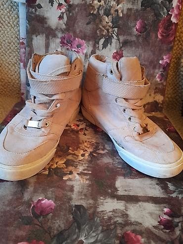 Patike roze, br 39. Materijal platno/koža oprane, očuvane na lalafo.rs — 2 Patike roze, br 39. Materijal platno/koža oprane, očuvane — 2