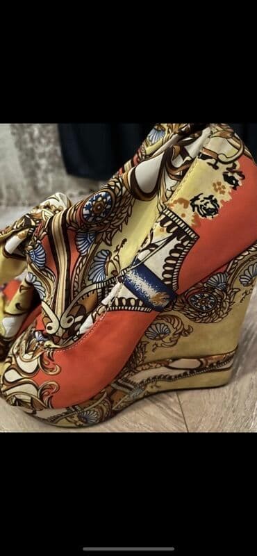 Sandale, 38 na lalafo.rs Sandale, 38