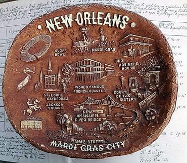 Stara činija New Orleans, 1960-te, U.S.A presovano drvo. Vintage na lalafo.rs Stara činija New Orleans, 1960-te, U.S.A presovano drvo. Vintage