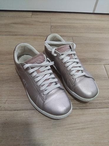 Original Lacoste ženske patike, br.39, boja- metalik roze. Osim malih na lalafo.rs — 1 Original Lacoste ženske patike, br.39, boja- metalik roze. Osim malih — 1