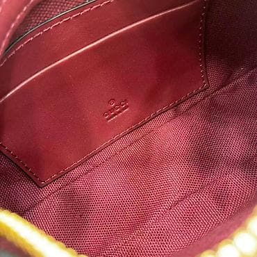 Mini torbica od kože sa reljefnim monogramom GG u bordo boji na lalafo.rs — 3 Mini torbica od kože sa reljefnim monogramom GG u bordo boji — 3
