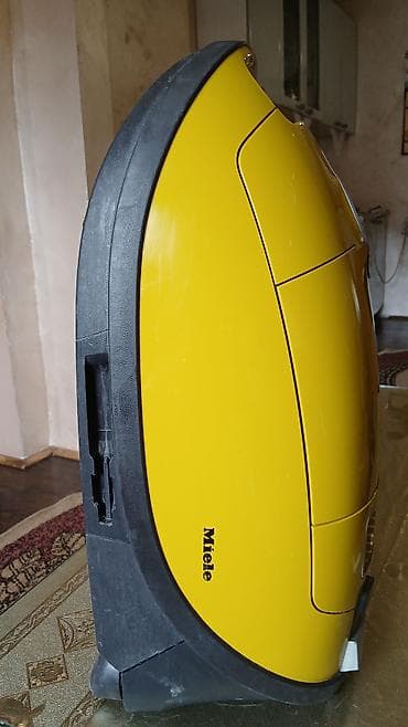 Miele usisivač s kesom – Complete C3 PowerLine, Limited Edition (žuta) na lalafo.rs — 3 Miele usisivač s kesom – Complete C3 PowerLine, Limited Edition (žuta) — 3