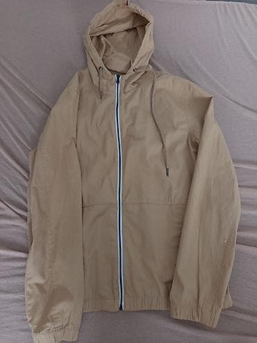 Muška lagana jakna sa kapuljačom, bež boje. - Materijal: tanji, lagan na lalafo.rs Muška lagana jakna sa kapuljačom, bež boje. - Materijal: tanji, lagan