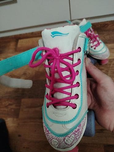 Rosule broj 35-36 - Tip: klasični roleri sa četiri točka (po dva at lalafo.rs — 10 Rosule broj 35-36 - Tip: klasični roleri sa četiri točka (po dva — 10