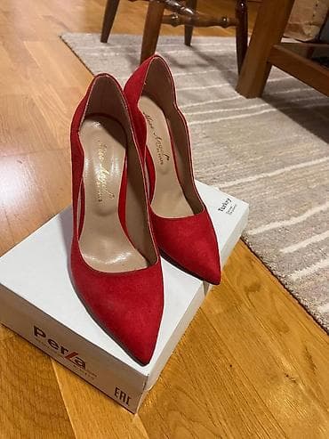 Elegantne ženske salonke u jarko crvenoj boji. - Model: klasične špic na lalafo.rs — 1 Elegantne ženske salonke u jarko crvenoj boji. - Model: klasične špic — 1