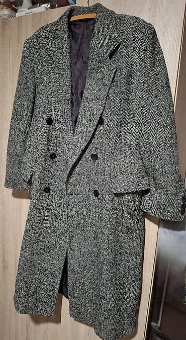 Dugački dvoredni kaput od tvida sa šarom riblje kosti na lalafo.rs Dugački dvoredni kaput od tvida sa šarom riblje kosti