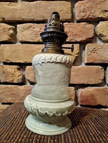 Antique Decor: Stara majolika lampa, sa ispravnim brenerom. Nazalost majolika je at lalafo.rs — 1 Antique Decor: Stara majolika lampa, sa ispravnim brenerom. Nazalost majolika je — 1