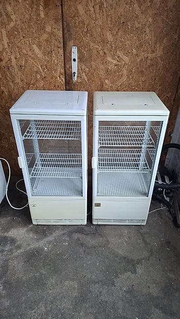Electronics: Staklene vitrine/mini rashladne vitrine za izlaganje (2 kom) komad 250 at lalafo.rs — 1 Electronics: Staklene vitrine/mini rashladne vitrine za izlaganje (2 kom) komad 250 — 1