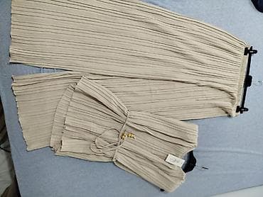 Dvodijelni komplet od plisirane tkanine – bež od L xl xxl - Gornji na lalafo.rs Dvodijelni komplet od plisirane tkanine – bež od L xl xxl - Gornji