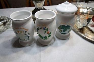 Antiques: Tri stare keramičke apotekarske posude. Tri stare keramičke at lalafo.rs — 1 Antiques: Tri stare keramičke apotekarske posude. Tri stare keramičke — 1