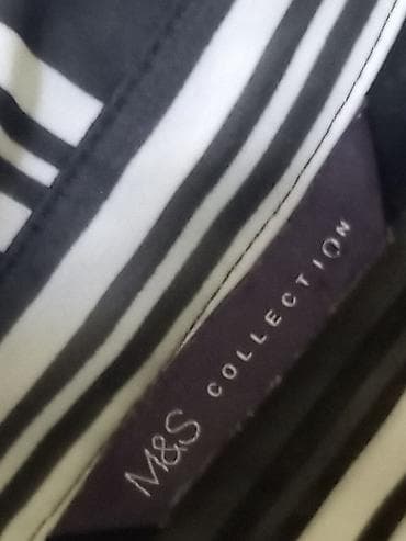 Crna tunika 1300 M&S din,kao nova čipkasta prodata na lalafo.rs — 10 Crna tunika 1300 M&S din,kao nova čipkasta prodata — 10