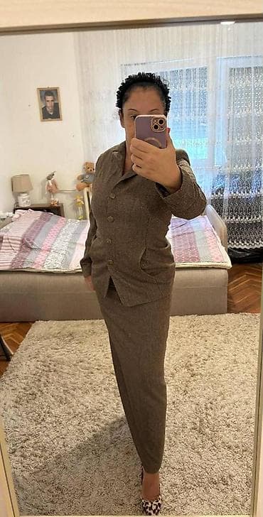 Mona, M, color - Brown at lalafo.rs — 1 Mona, M, color - Brown — 1