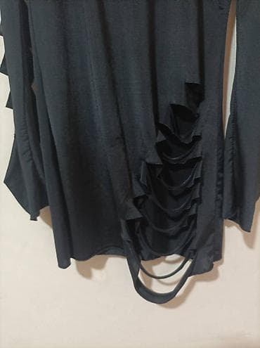 Personal Items: Na prodaju bluza tunika sa prorezima, na rukavima i na levoj strani s at lalafo.rs — 6 Personal Items: Na prodaju bluza tunika sa prorezima, na rukavima i na levoj strani s — 6