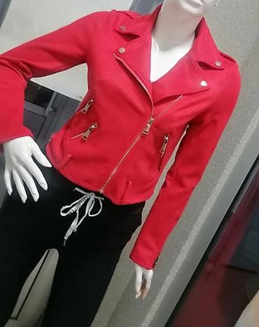 Ženska kratka jakna – biker stil - Boja: intenzivno crvena - Kroj na lalafo.rs — 4 Ženska kratka jakna – biker stil - Boja: intenzivno crvena - Kroj — 4